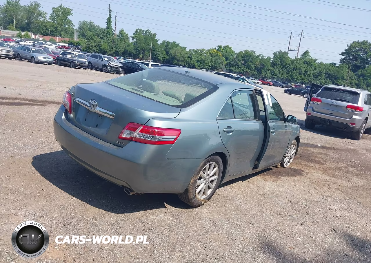 2011 Toyota Camry Xle VIN:4T1BF3EK9BU591018 - 4
