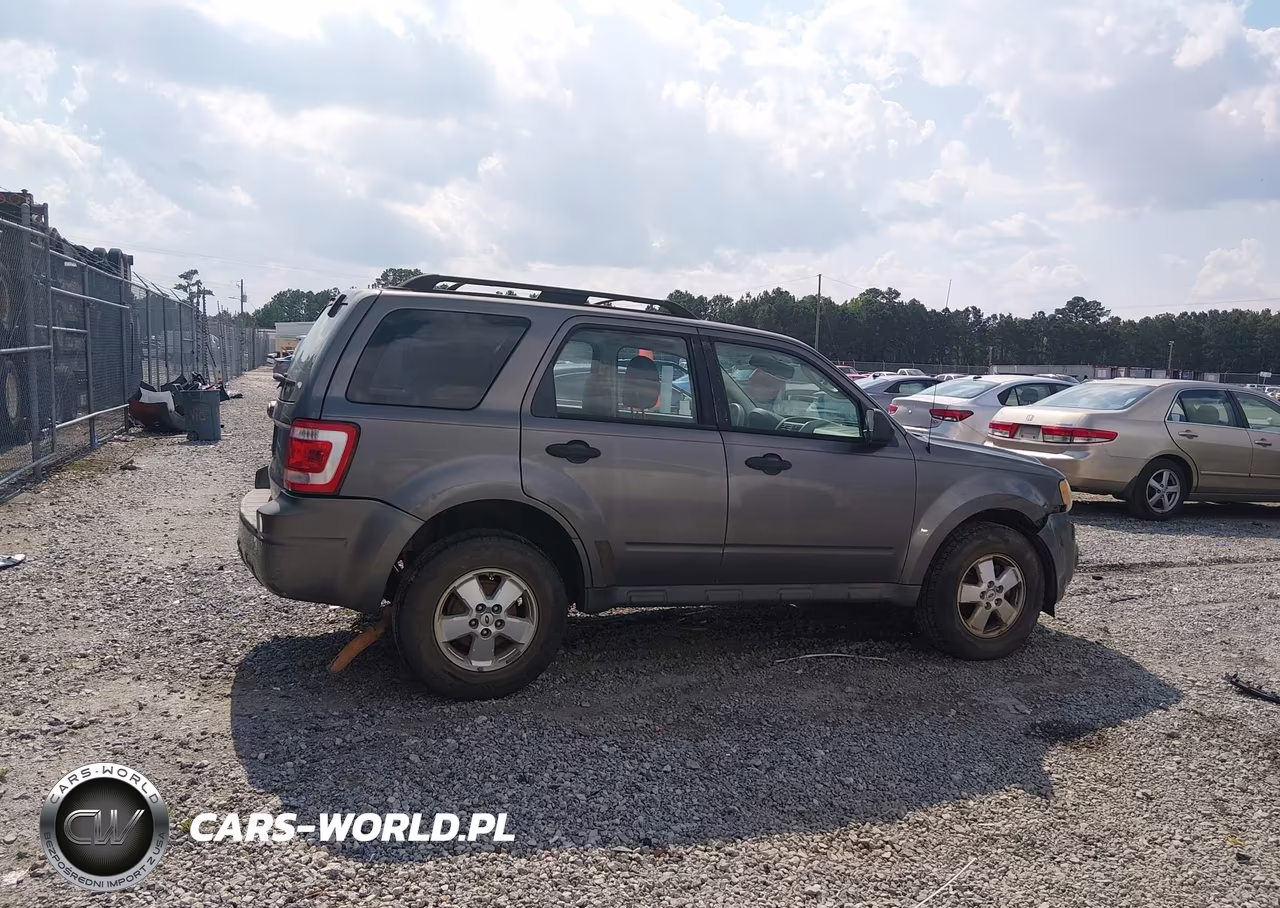 2010 Ford Escape Xls VIN:1FMCU0C78AKD04740 - 13