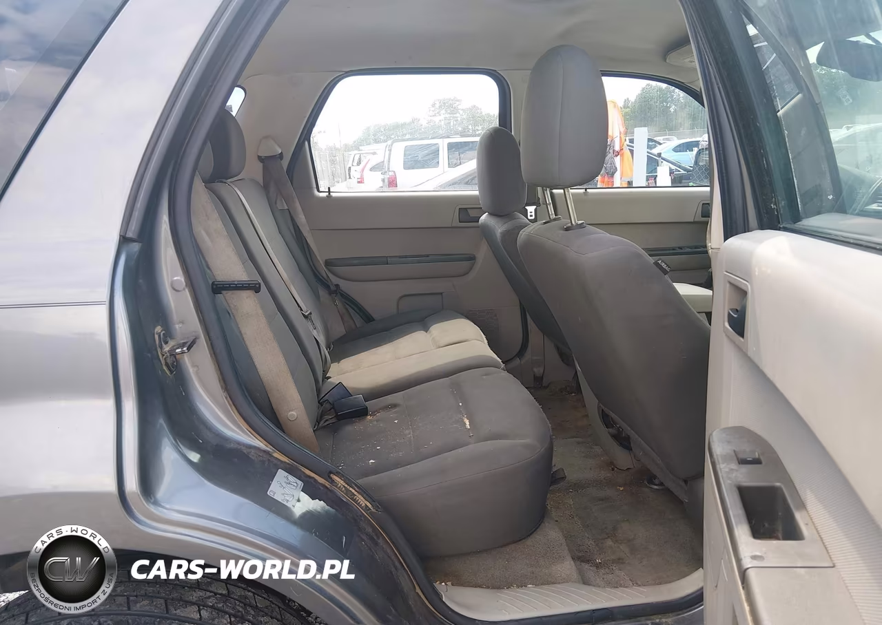 2010 Ford Escape Xls VIN:1FMCU0C78AKD04740 - 8