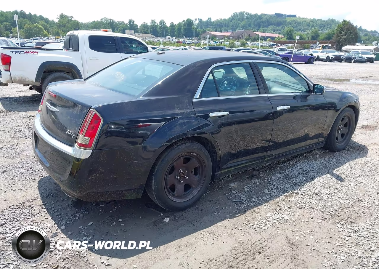 2012 Chrysler 300C Luxury Series VIN:2C3CCAPT8CH273489 - 4