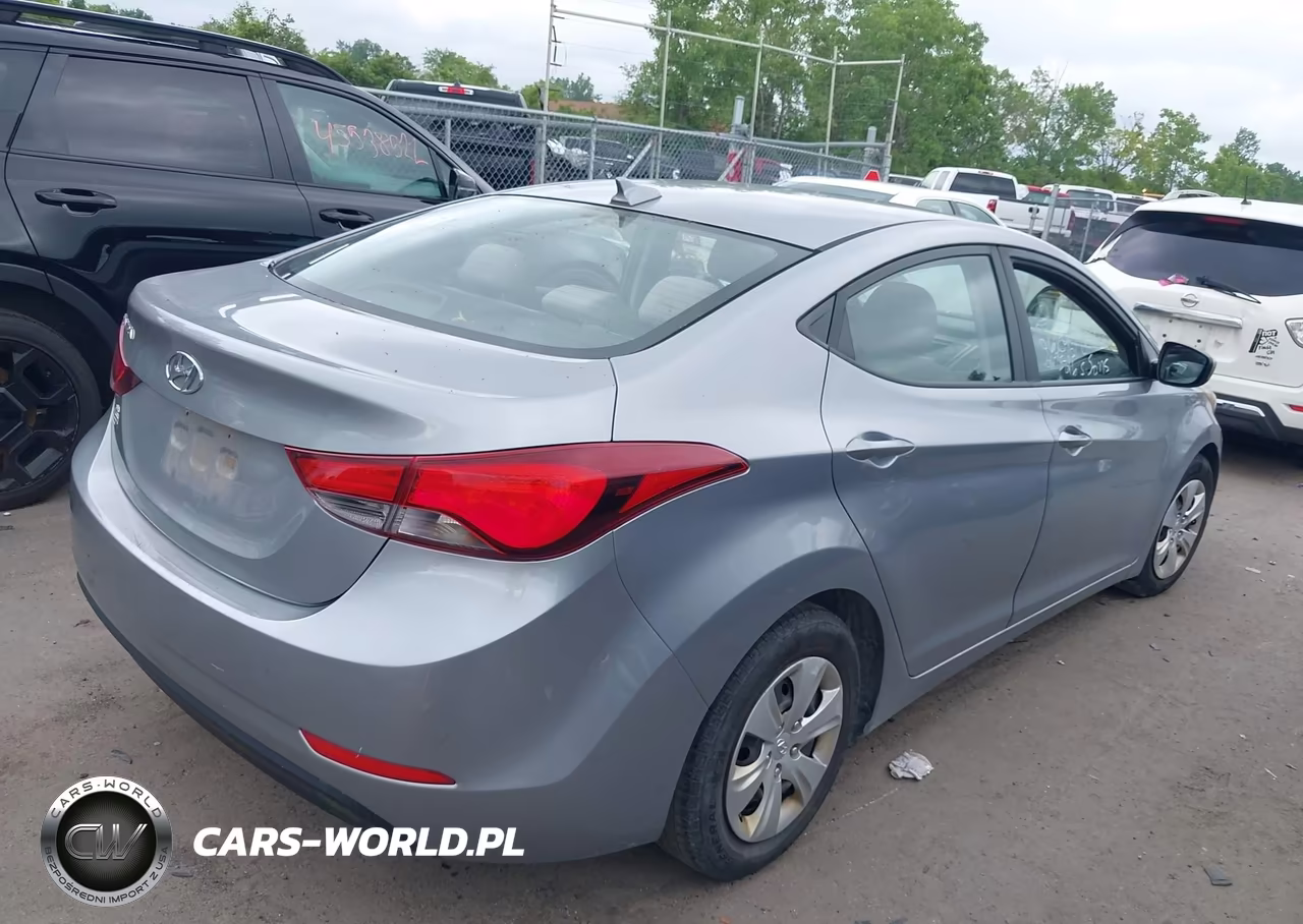2016 Hyundai Elantra Se VIN:5NPDH4AE0GH688333 - 4