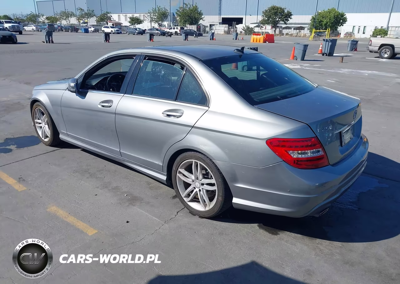 2013 Mercedes-Benz C 250 Sport VIN:WDDGF4HB3DA866713 - 3