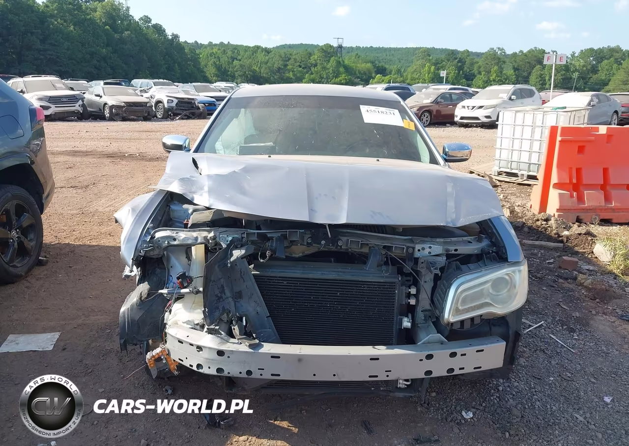 2018 Chrysler 300 Limited VIN:2C3CCAEG1JH142679 - 13