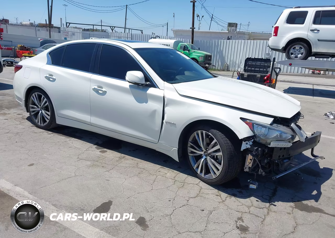 2018 Infiniti Q50 Hybrid Luxe – zdjęcie 1 z 17