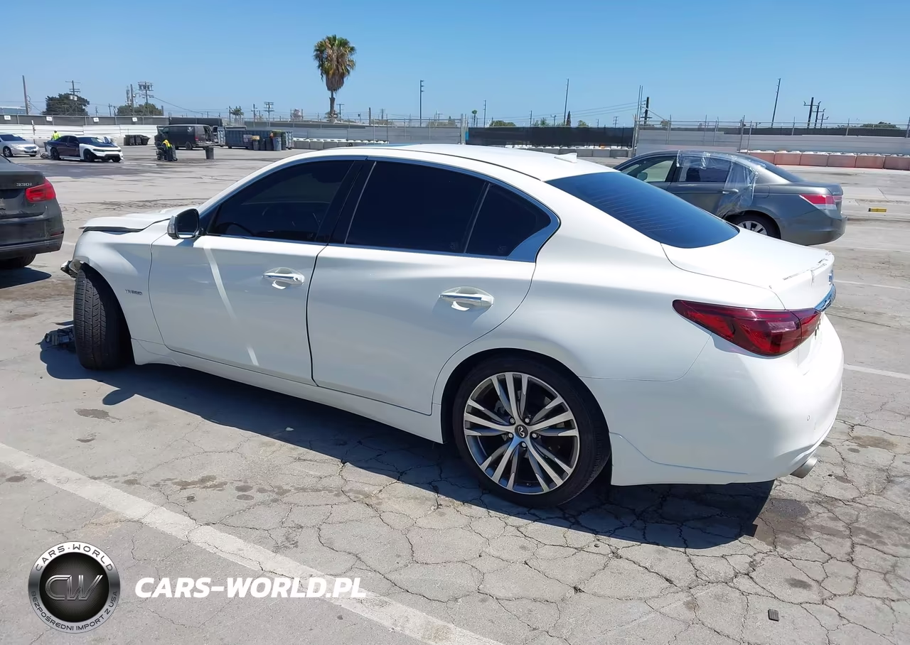 2018 Infiniti Q50 Hybrid Luxe VIN:JN1AV7AP2JM160033 - 3