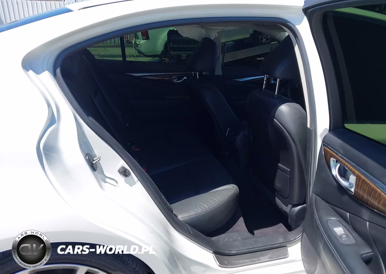 2018 Infiniti Q50 Hybrid Luxe VIN:JN1AV7AP2JM160033 - 8