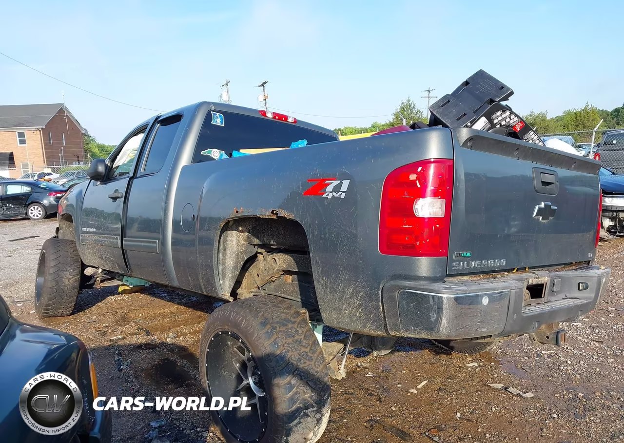 2011 Chevrolet Silverado 1500 Lt VIN:1GCRKSE34BZ308352 - 3