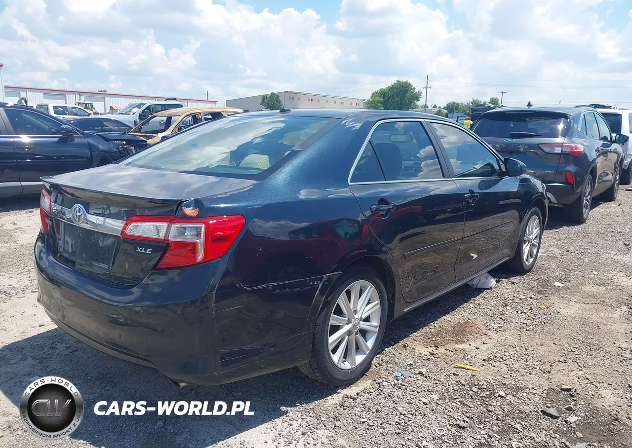 2013 Toyota Camry Xle VIN:4T1BF1FK3DU667130 - 4