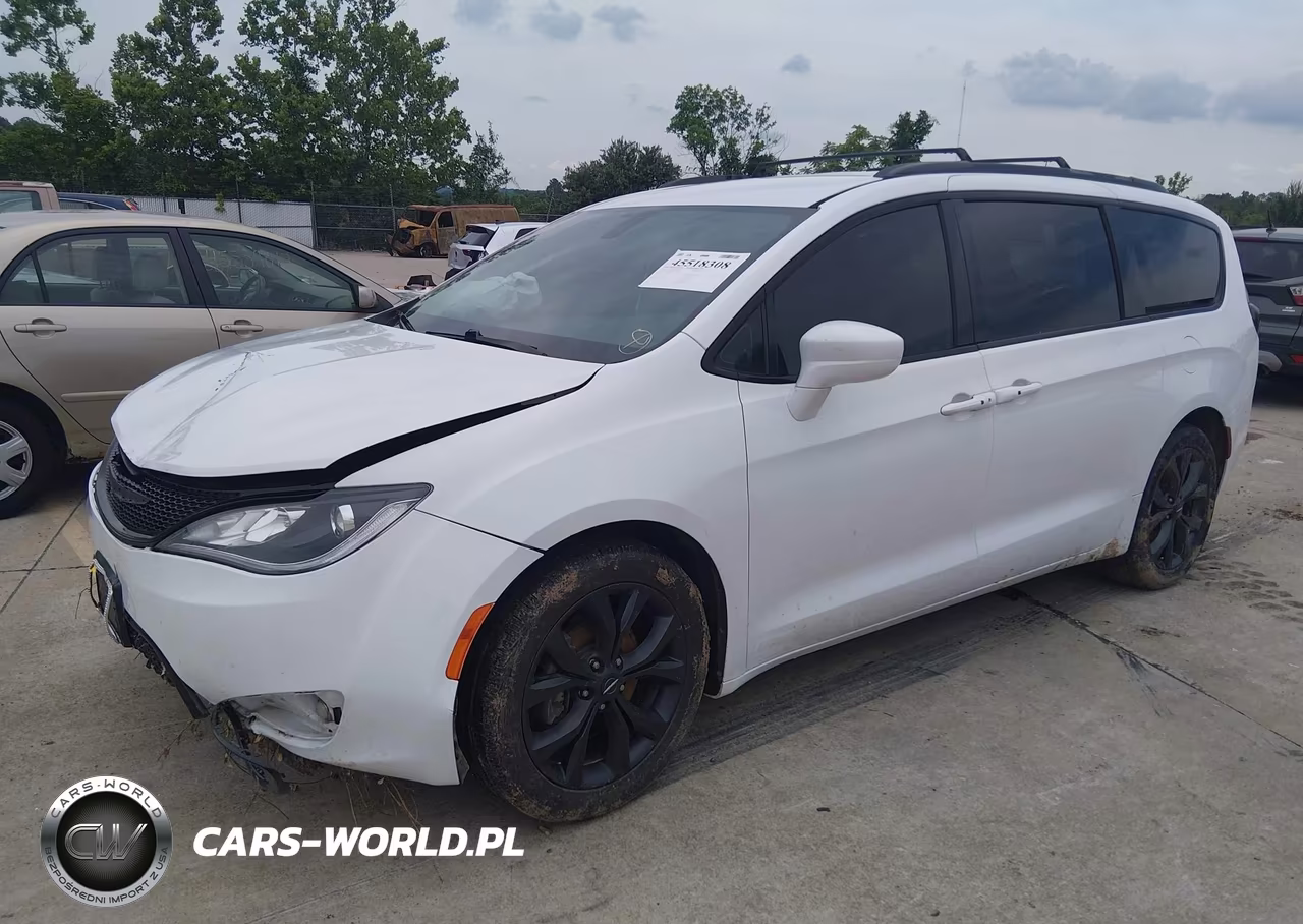 2018 Chrysler Pacifica Touring L VIN:2C4RC1BG4JR155365 - 2