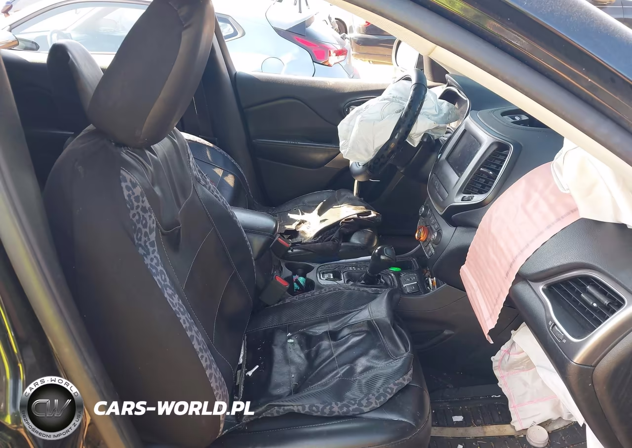 2019 Jeep Cherokee Latitude Plus Fwd VIN:1C4PJLLB8KD434236 - 5