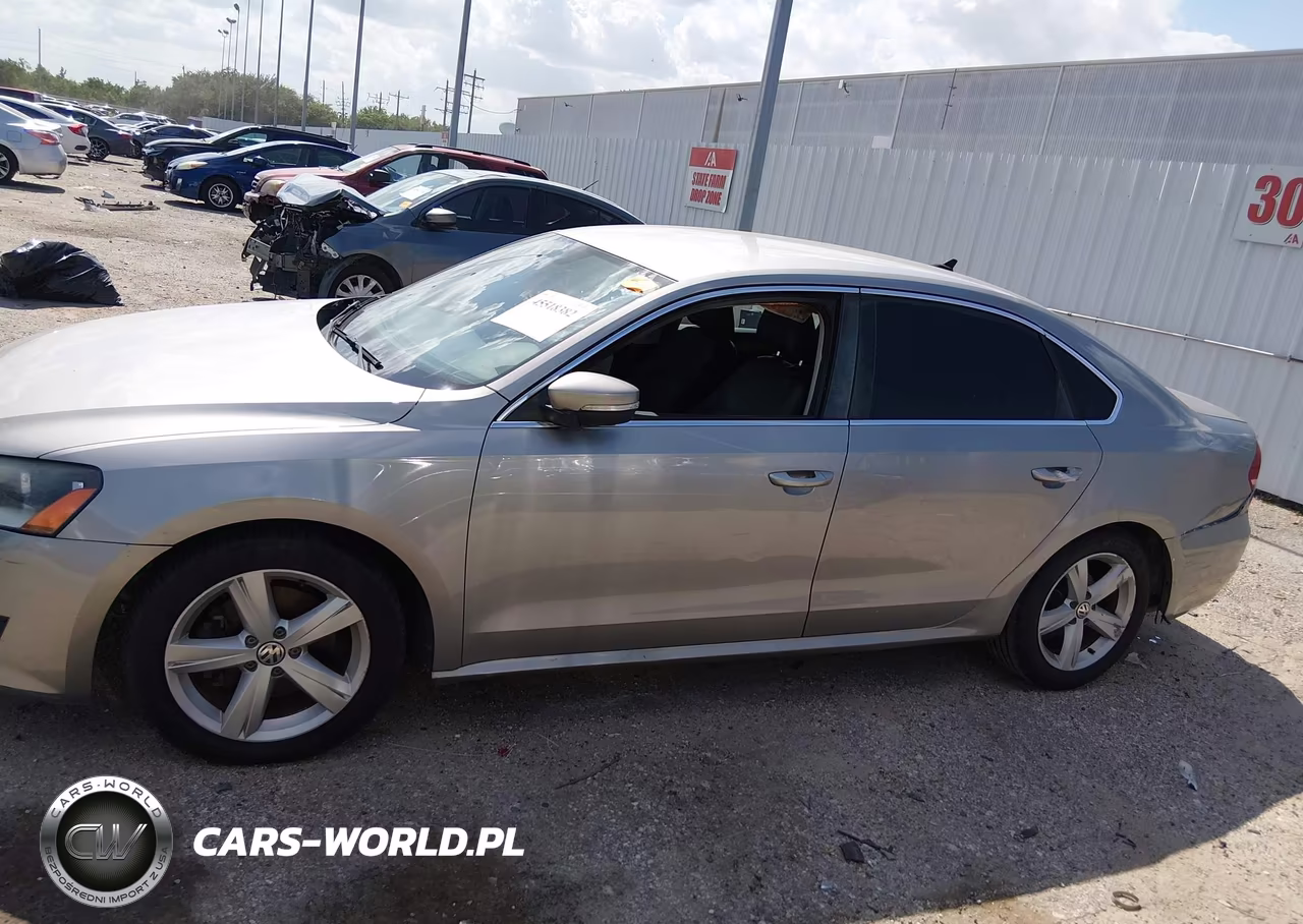 2013 Volkswagen Passat 2.5L Se VIN:1VWBP7A30DC141013 - 14