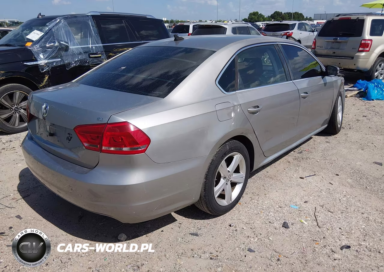 2013 Volkswagen Passat 2.5L Se VIN:1VWBP7A30DC141013 - 4