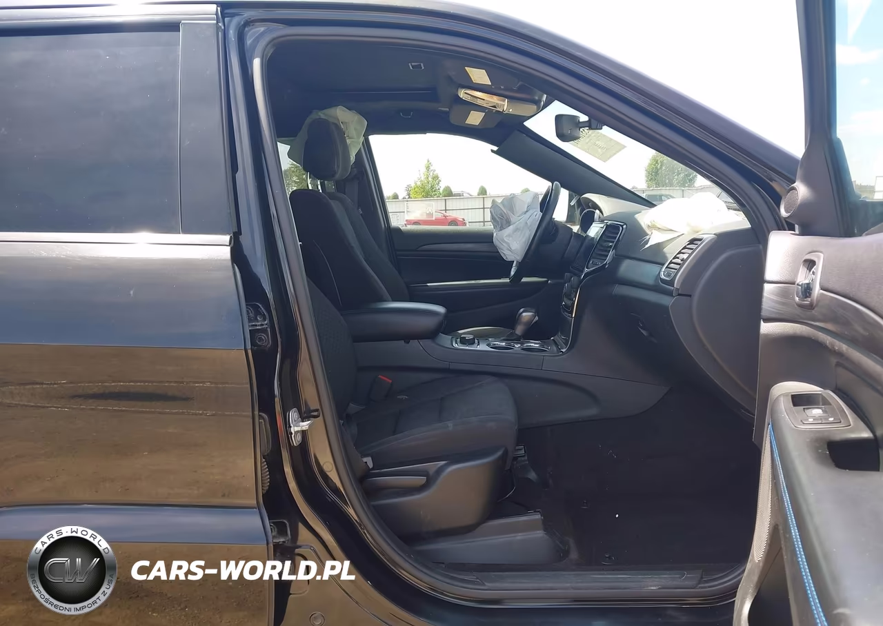 2019 Jeep Grand Cherokee Upland 4X4 VIN:1C4RJFAG3KC538115 - 5