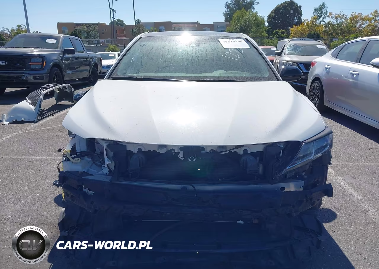 2020 Toyota Camry Le VIN:4T1C11AK9LU957591 - 13
