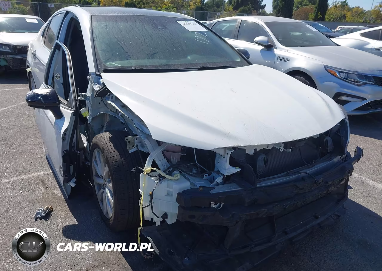 2020 Toyota Camry Le VIN:4T1C11AK9LU957591 - 6