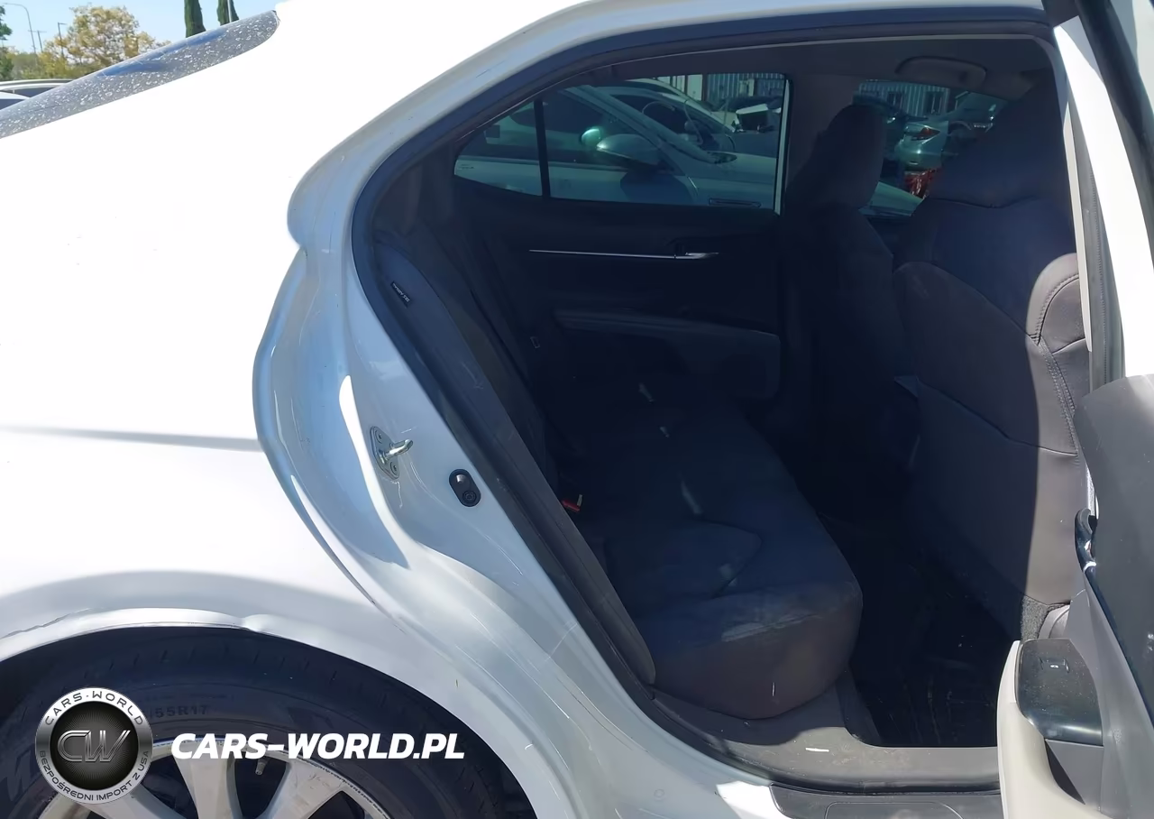 2020 Toyota Camry Le VIN:4T1C11AK9LU957591 - 8