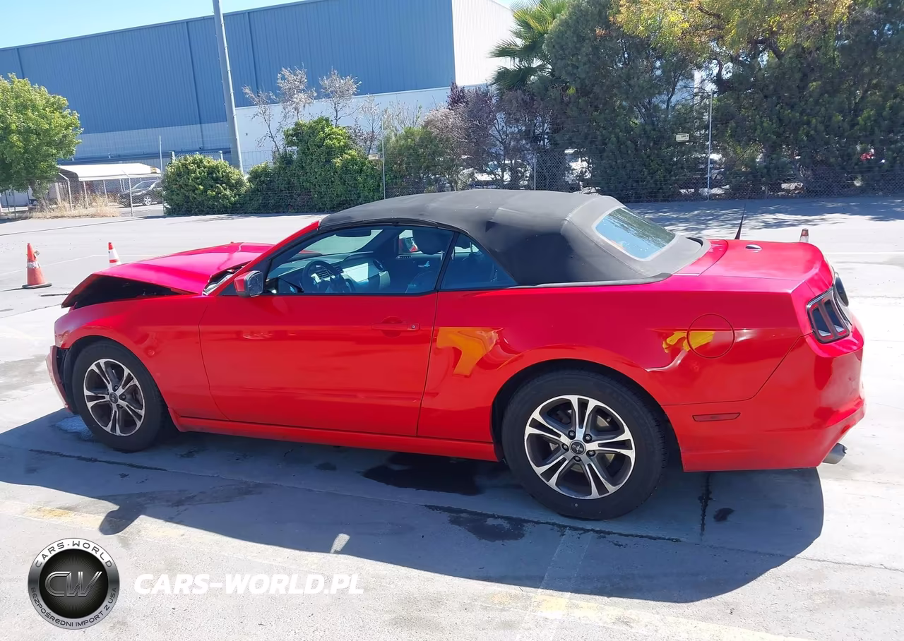 2014 Ford Mustang V6-V6 Premium VIN:1ZVBP8EM8E5310628 - 14