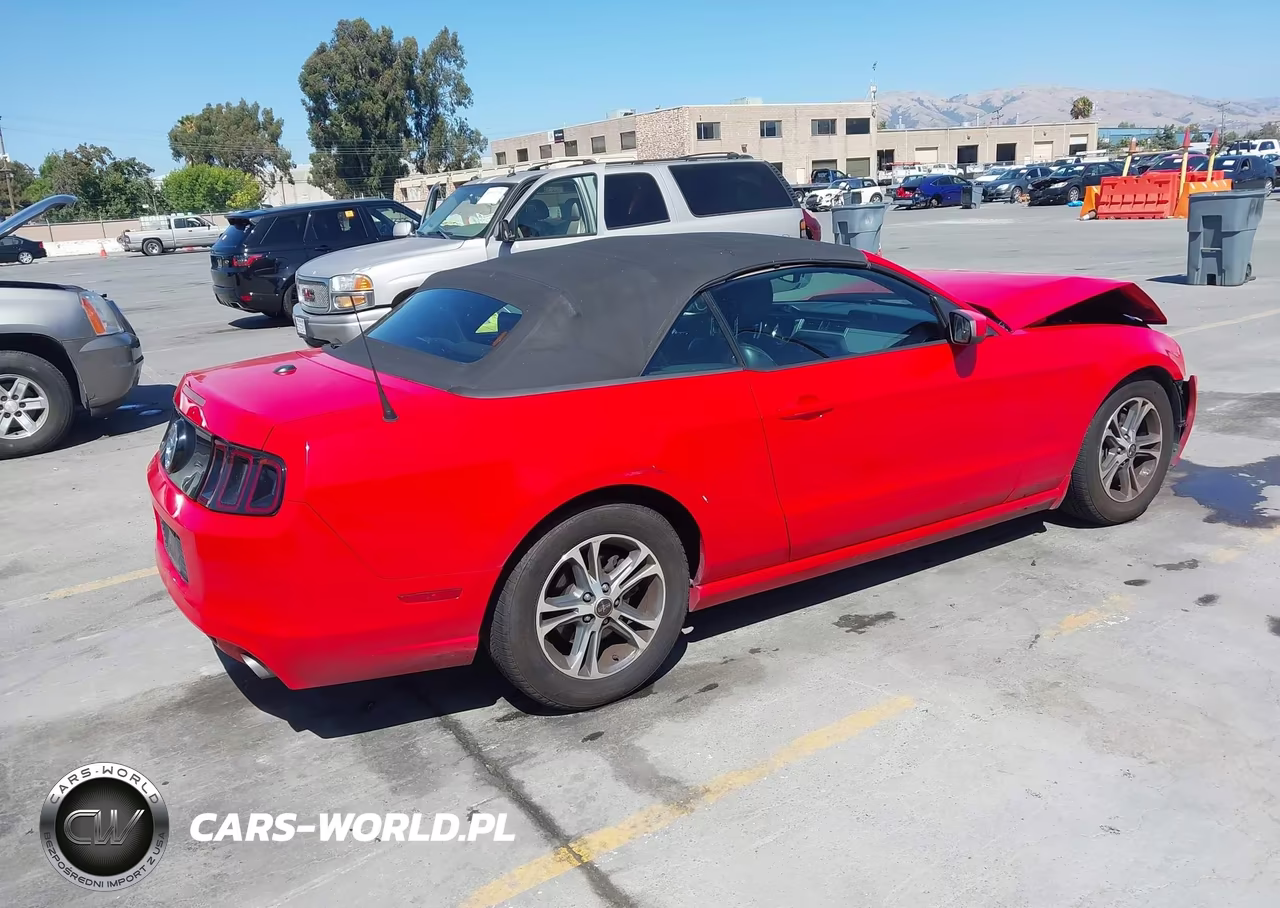 2014 Ford Mustang V6-V6 Premium VIN:1ZVBP8EM8E5310628 - 4