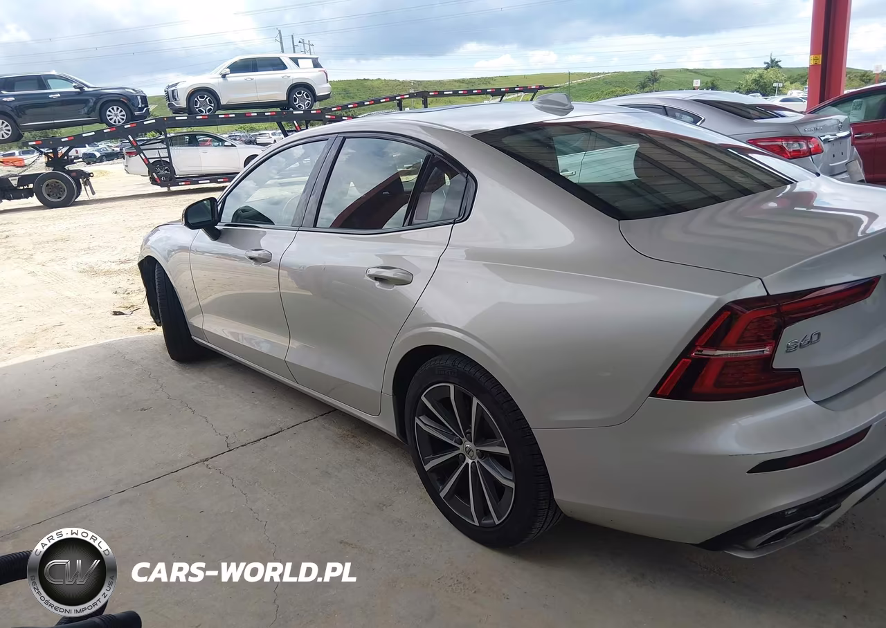 2022 Volvo S60 B5 Momentum VIN:7JRL12FZ1NG155636 - 14