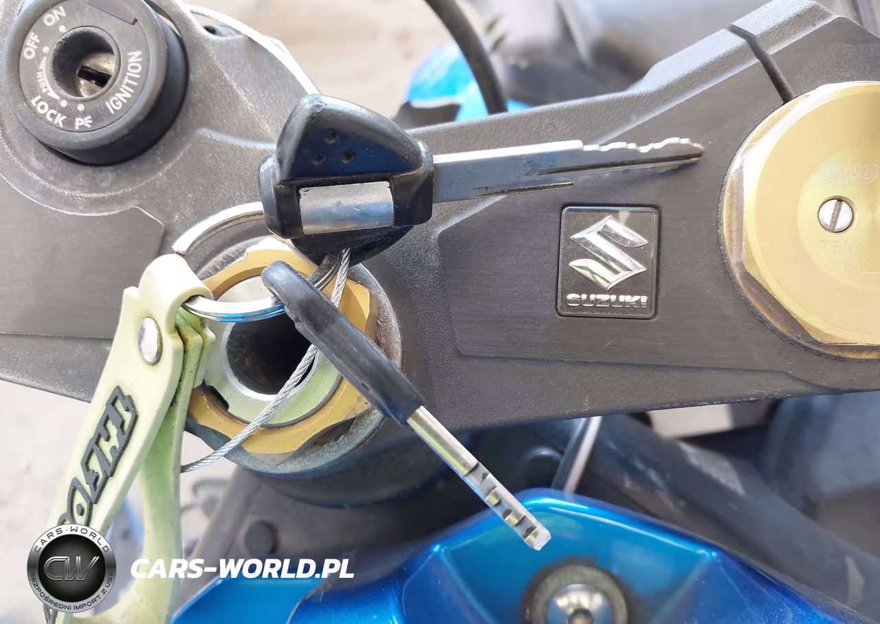 2017 Suzuki Gsx-R1000 VIN:JS1DM11BXH2100984 - 11