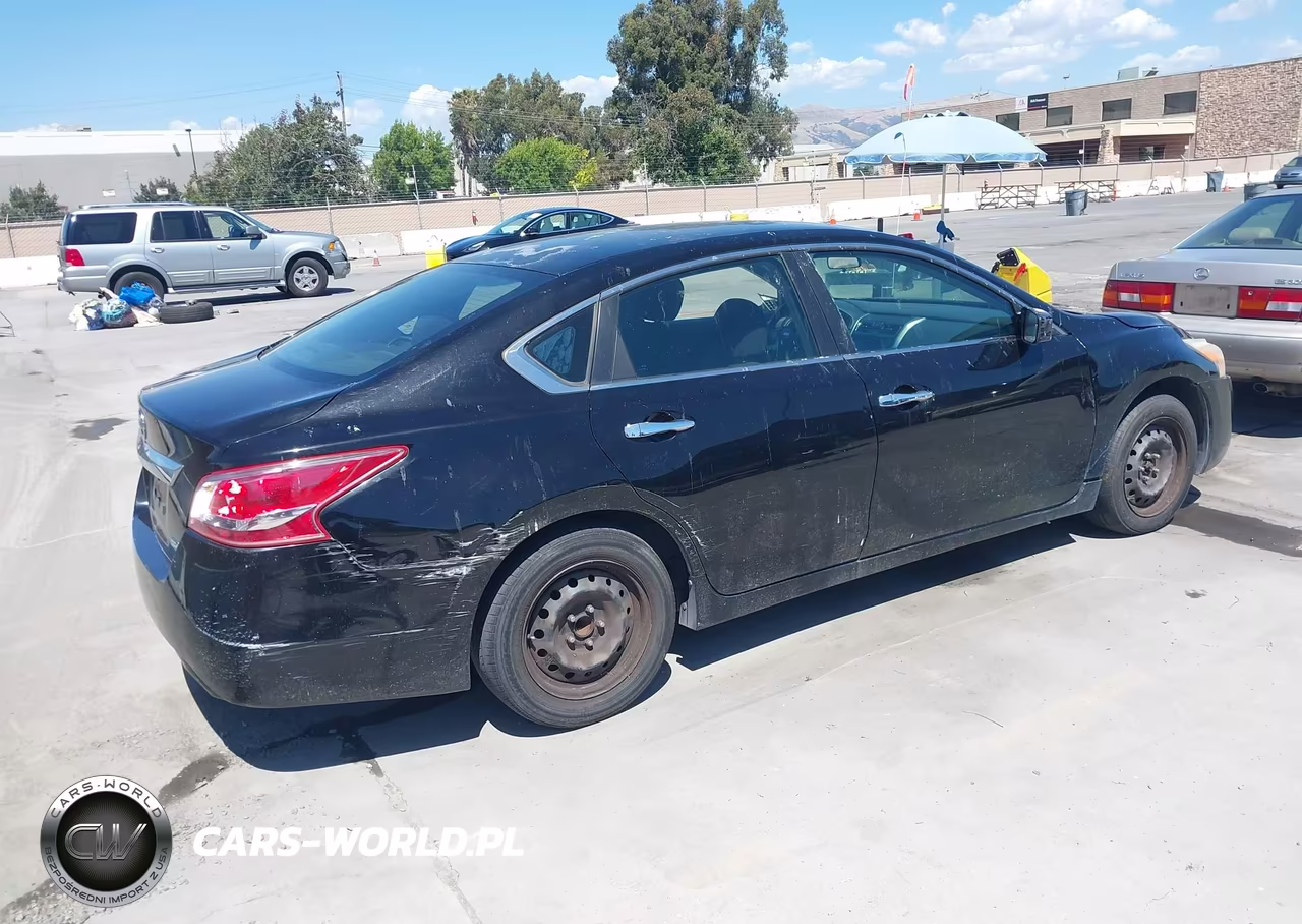2013 Nissan Altima 2.5 S VIN:1N4AL3AP5DN449424 - 4