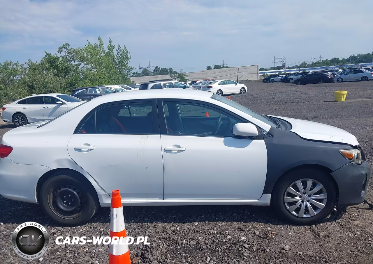 2013 Toyota Corolla Le VIN:5YFBU4EE1DP171330 - 13