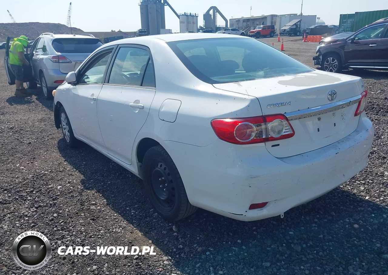 2013 Toyota Corolla Le VIN:5YFBU4EE1DP171330 - 3