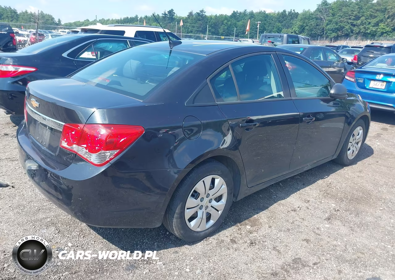 2014 Chevrolet Cruze Ls Manual VIN:1G1PB5SH0E7168947 - 4