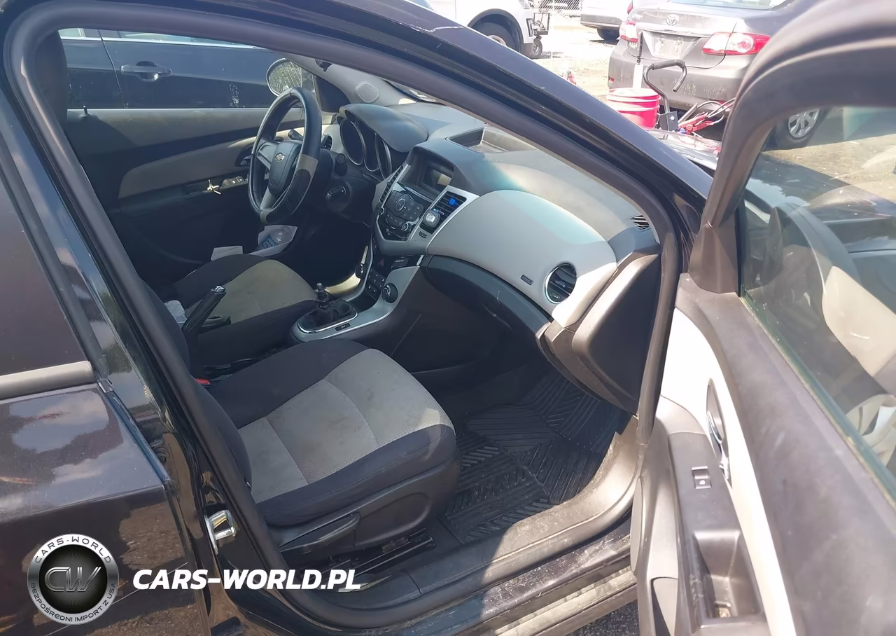 2014 Chevrolet Cruze Ls Manual VIN:1G1PB5SH0E7168947 - 5