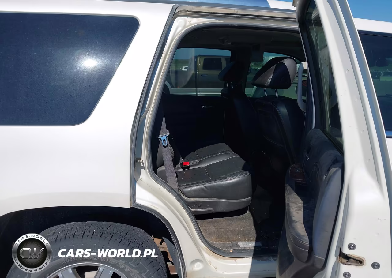 2007 Cadillac Escalade VIN:1GYFK638X7R415626 - 8