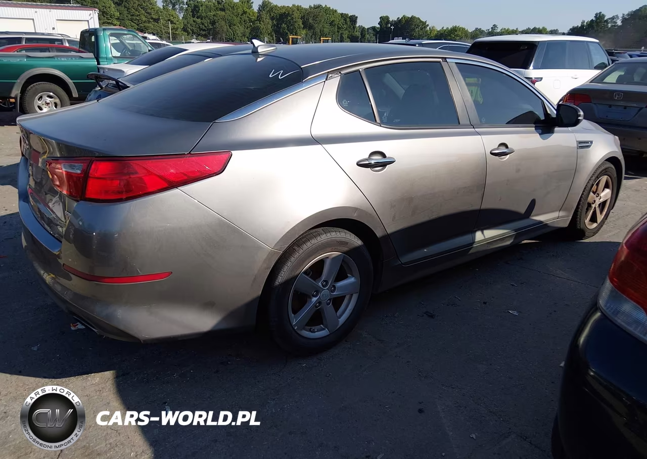 2015 Kia Optima Lx VIN:5XXGM4A70FG387808 - 4