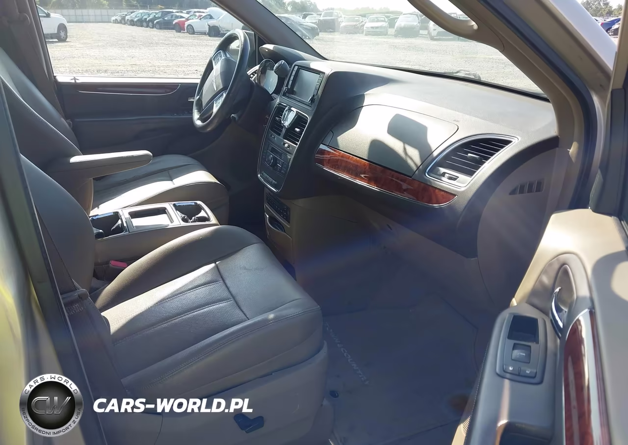 2012 Chrysler Town & Country Touring-L VIN:2C4RC1CGXCR393237 - 5