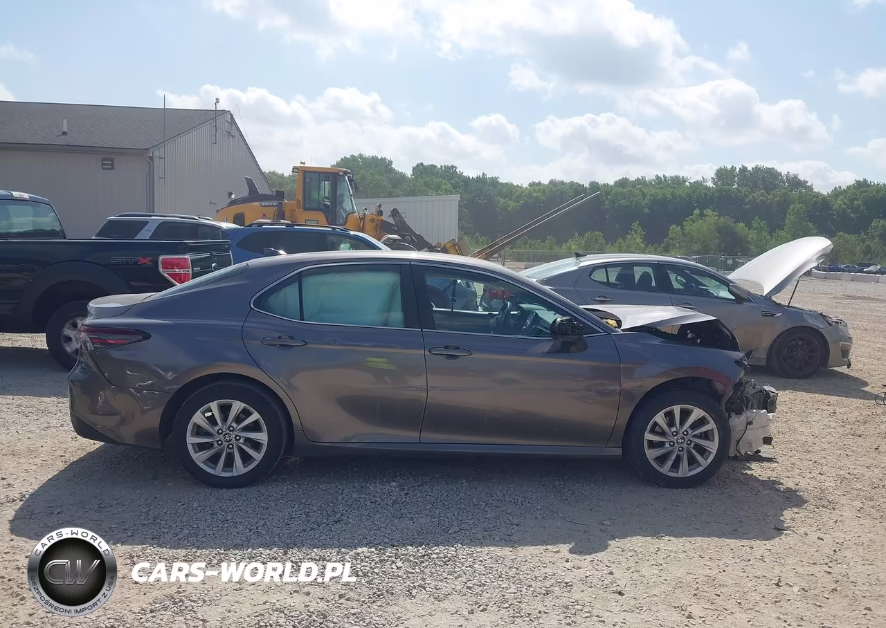 2021 Toyota Camry Le VIN:4T1C11AK1MU476610 - 14