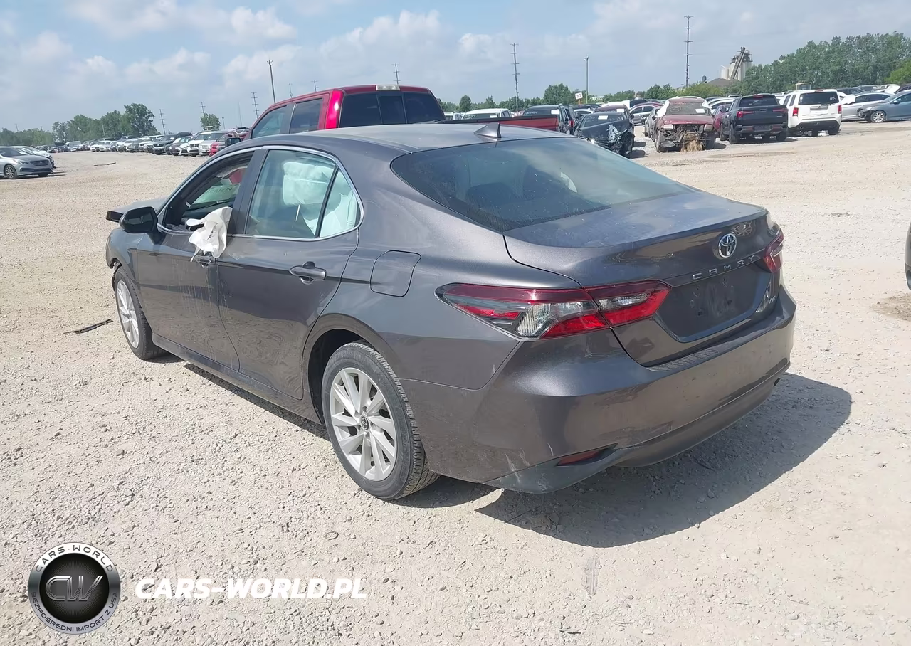 2021 Toyota Camry Le VIN:4T1C11AK1MU476610 - 3