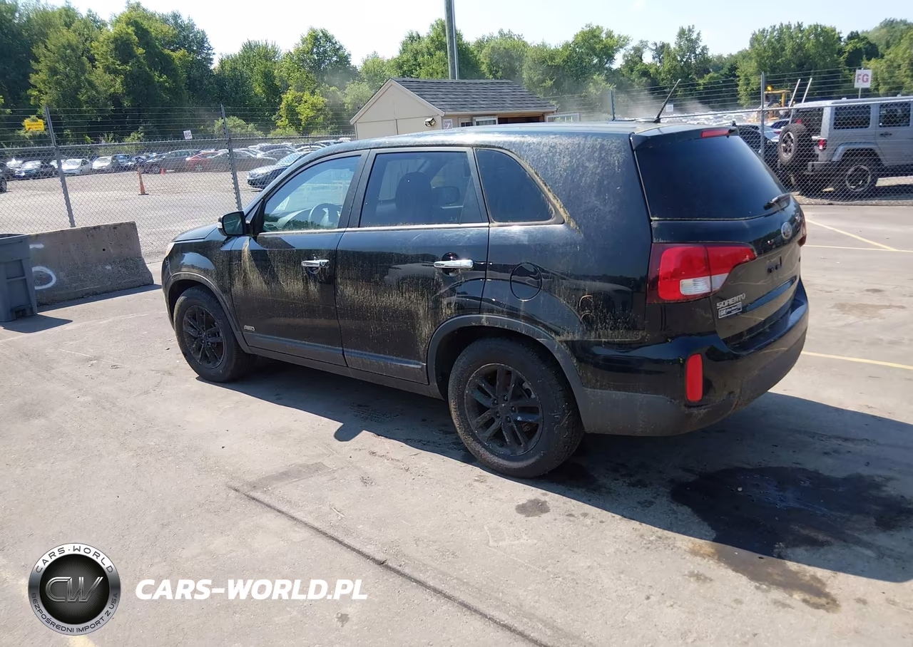 2014 Kia Sorento Lx VIN:5XYKTCA68EG479872 - 3