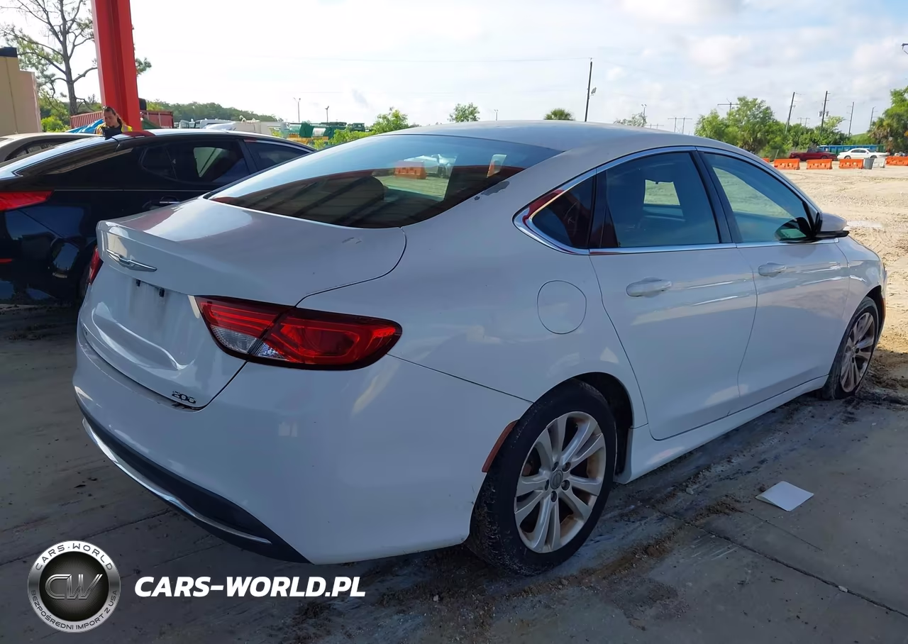 2015 Chrysler 200 Limited VIN:1C3CCCAB5FN630599 - 4