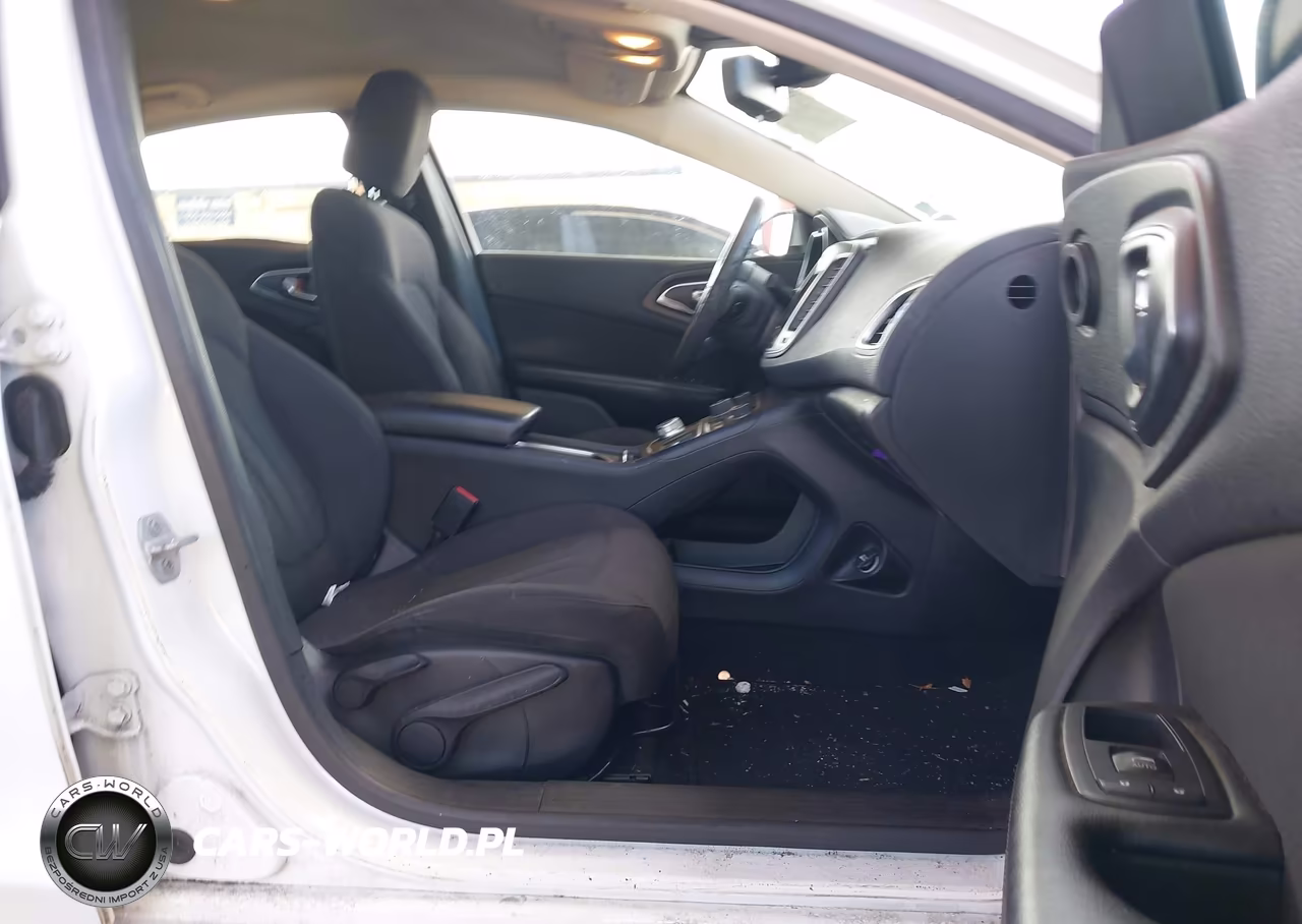 2015 Chrysler 200 Limited VIN:1C3CCCAB5FN630599 - 5