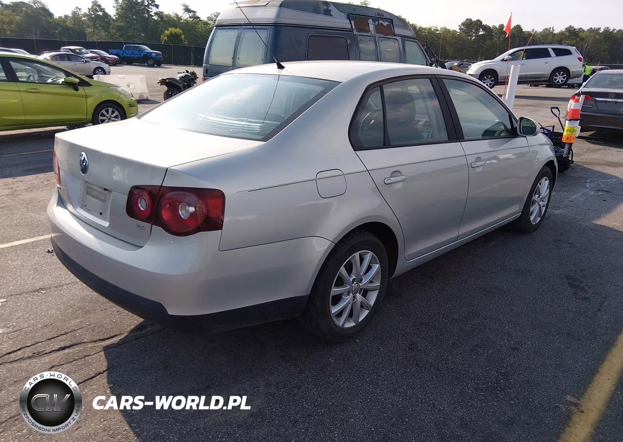 2010 Volkswagen Jetta Limited Edition VIN:3VWRX7AJ3AM127873 - 4