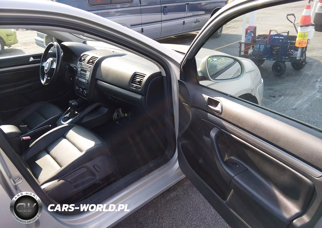 2010 Volkswagen Jetta Limited Edition VIN:3VWRX7AJ3AM127873 - 5