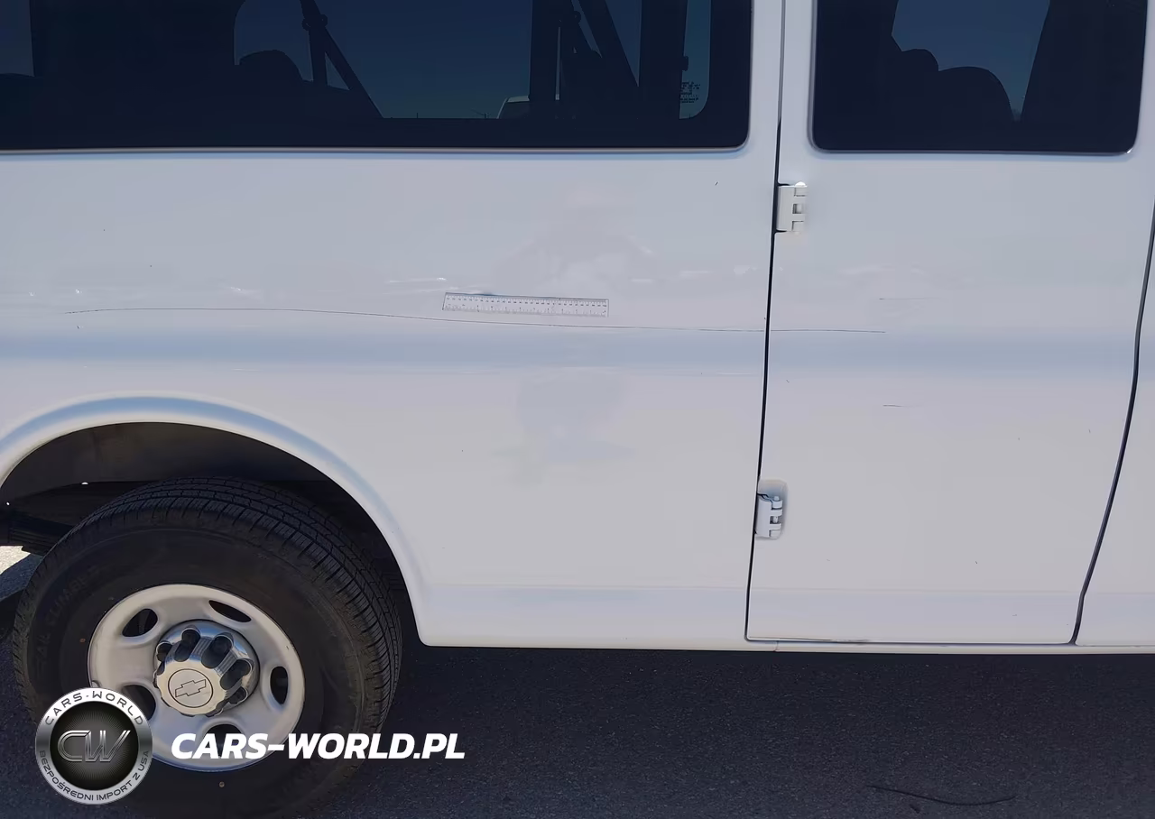2017 Chevrolet Express 3500 Lt VIN:1GAZGPFFXH1301834 - 13