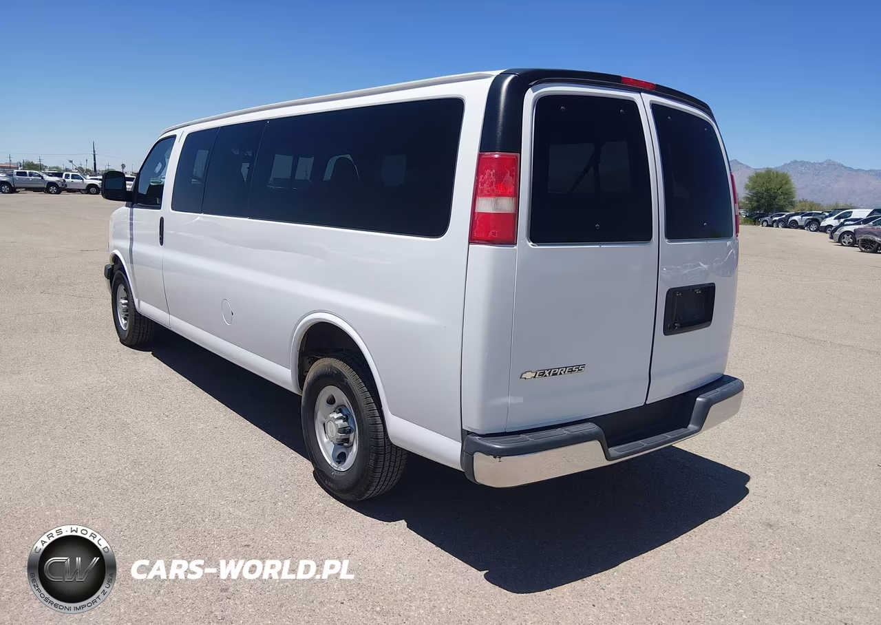 2017 Chevrolet Express 3500 Lt VIN:1GAZGPFFXH1301834 - 3