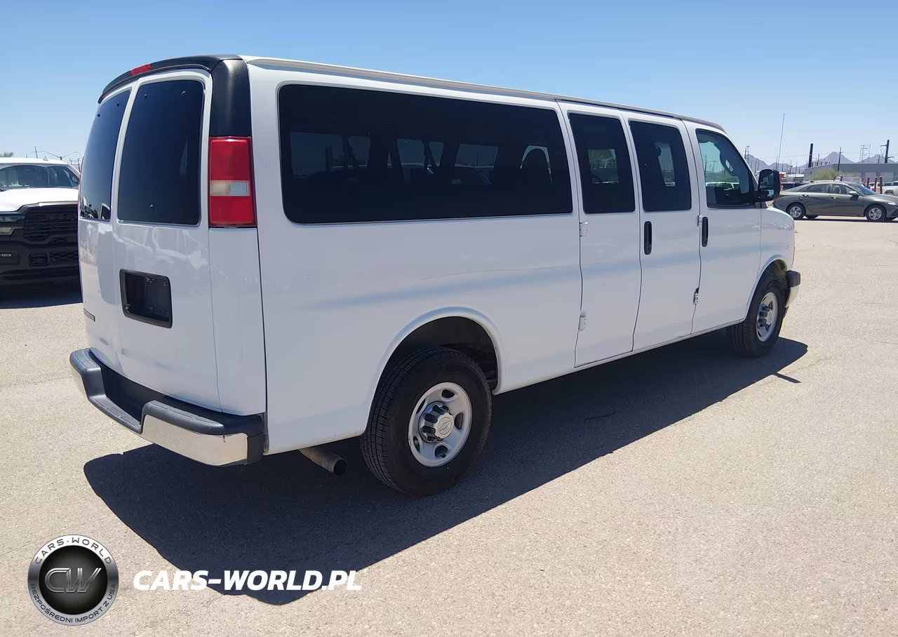 2017 Chevrolet Express 3500 Lt VIN:1GAZGPFFXH1301834 - 4