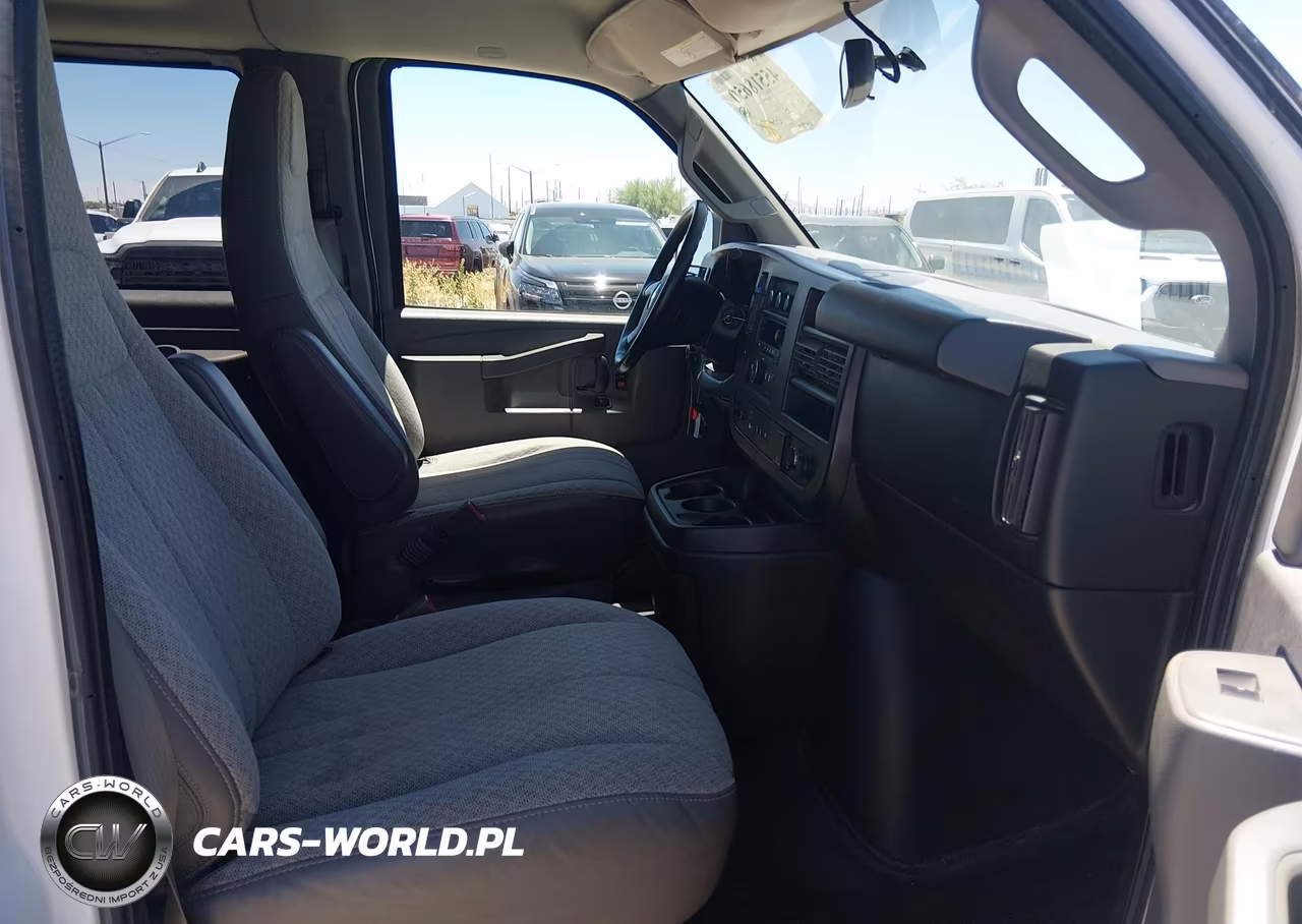 2017 Chevrolet Express 3500 Lt VIN:1GAZGPFFXH1301834 - 5