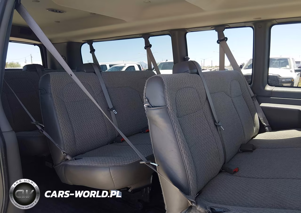 2017 Chevrolet Express 3500 Lt VIN:1GAZGPFFXH1301834 - 8