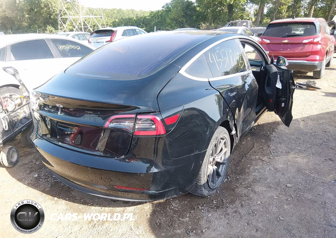 2018 Tesla Model 3 Long Range-Mid Range VIN:5YJ3E1EA9JF011443 - 4