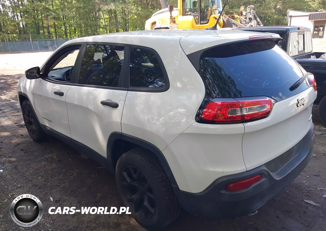 2015 Jeep Cherokee Sport VIN:1C4PJLAB5FW506104 - 3