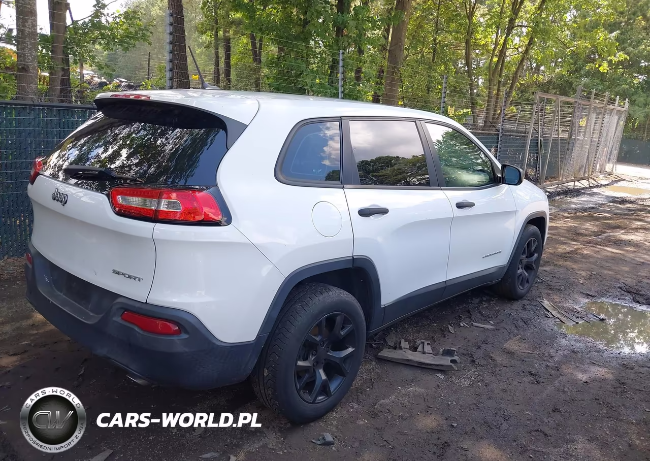 2015 Jeep Cherokee Sport VIN:1C4PJLAB5FW506104 - 4