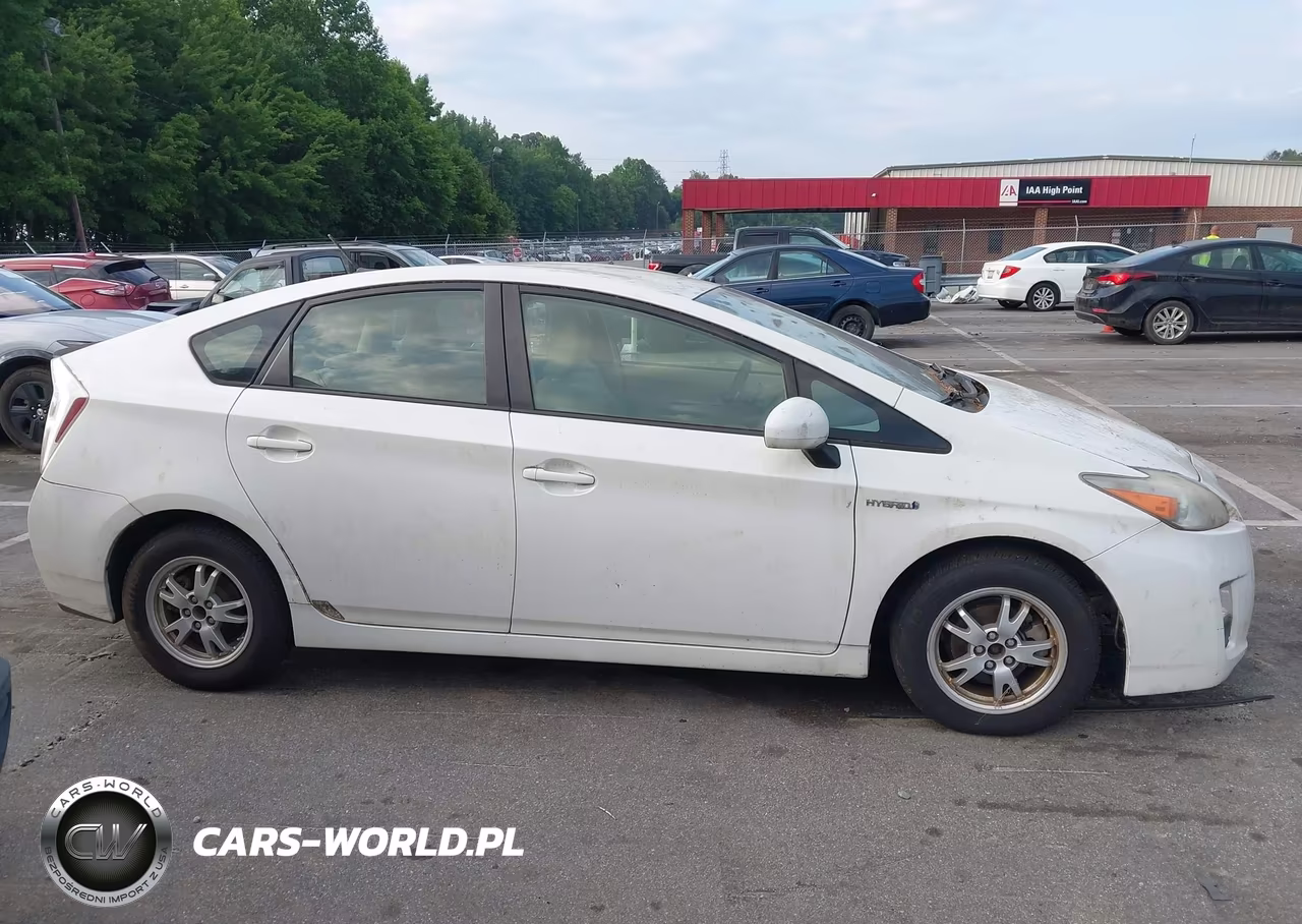 2011 Toyota Prius Two VIN:JTDKN3DU7B5350465 - 13