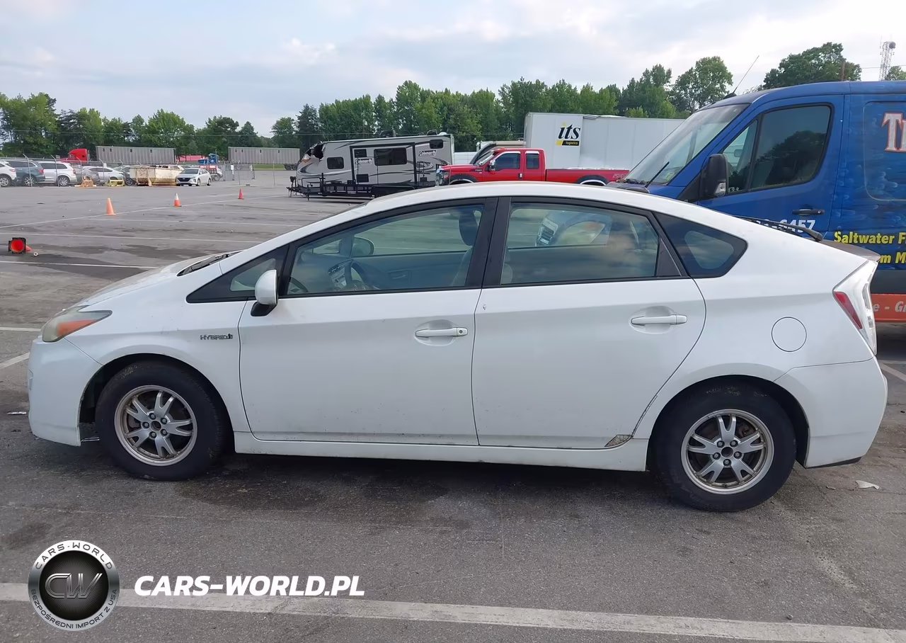 2011 Toyota Prius Two VIN:JTDKN3DU7B5350465 - 14