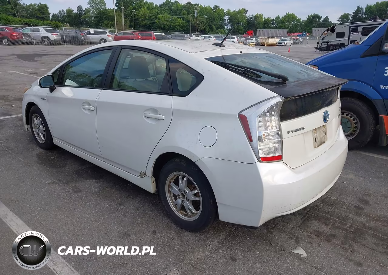 2011 Toyota Prius Two VIN:JTDKN3DU7B5350465 - 3